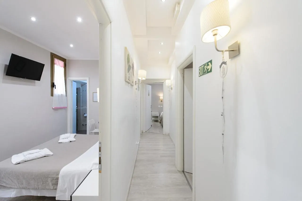 Guesthouse O Affittacamere Casa Barberini Rom Pensionat
